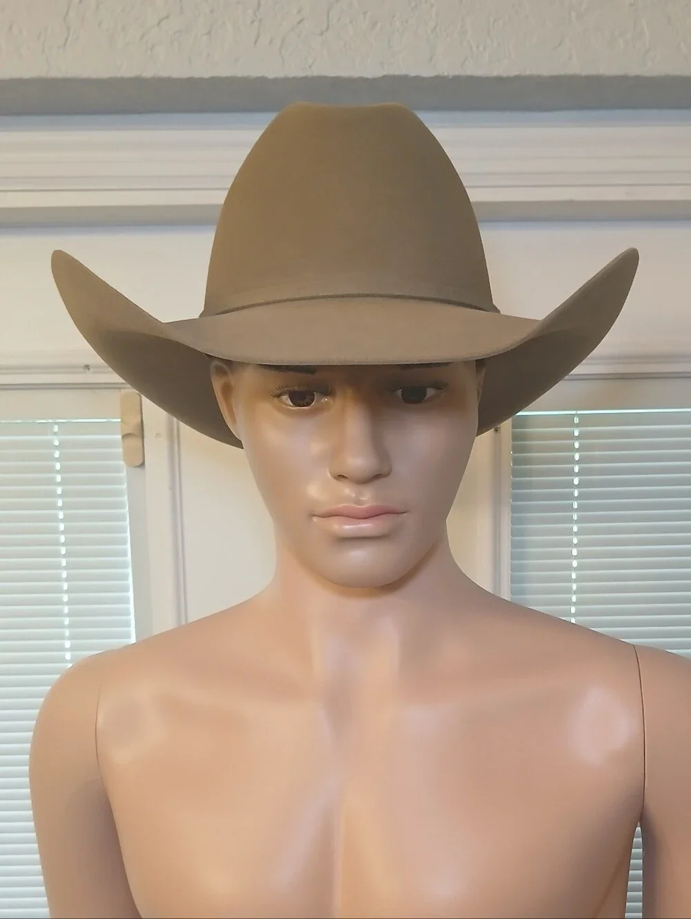 Stetson Skyline 6X Cowboy Hat with Box Sahara-colored felt